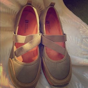 White Mountain Shoes